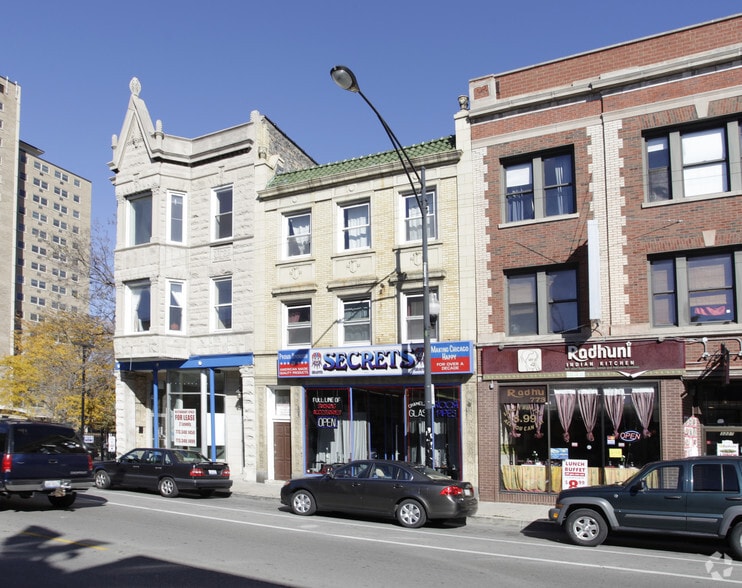 Primary Photo Of 3229 N Clark St, Chicago Storefront Retail Residential For Lease