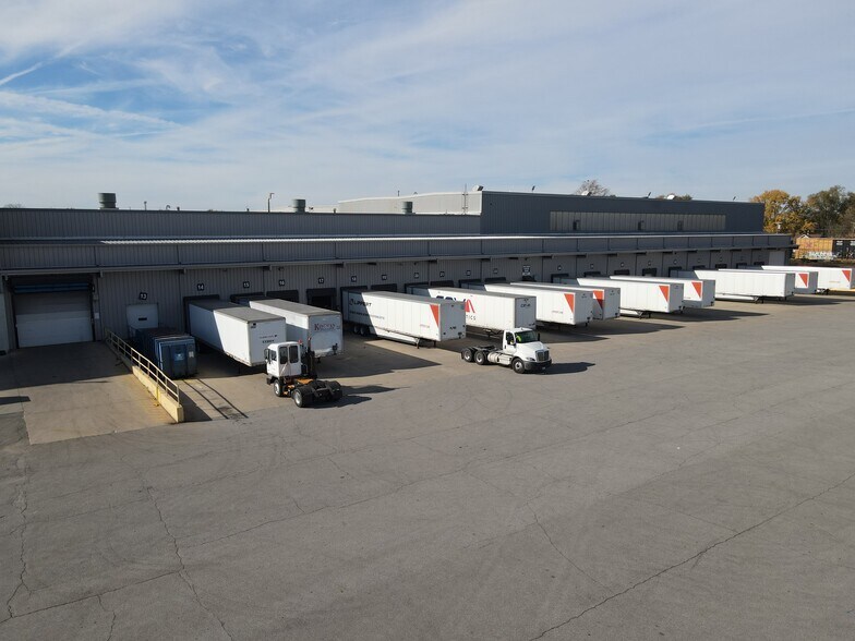 More Photos Of 408 S Byrkit St, Mishawaka Industrial For Lease