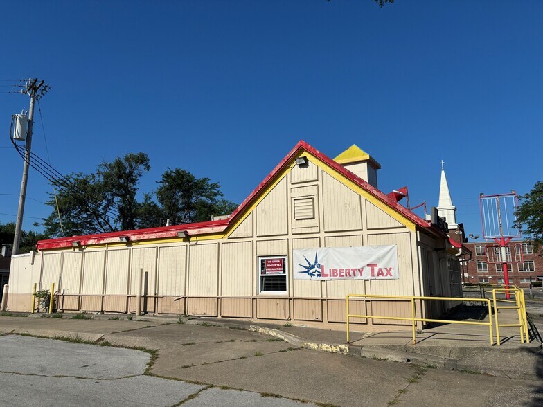 More Photos Of 1641 W Sylvania Ave, Toledo Storefront Retail Office For Sale