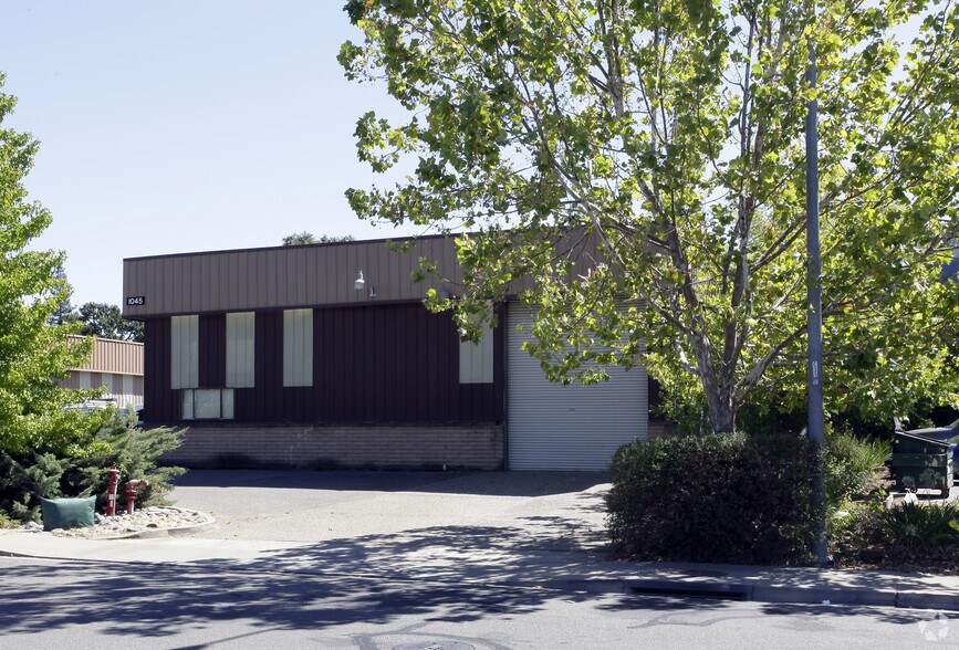 More Photos Of 1045 Triangle Ct, West Sacramento Warehouse For Lease