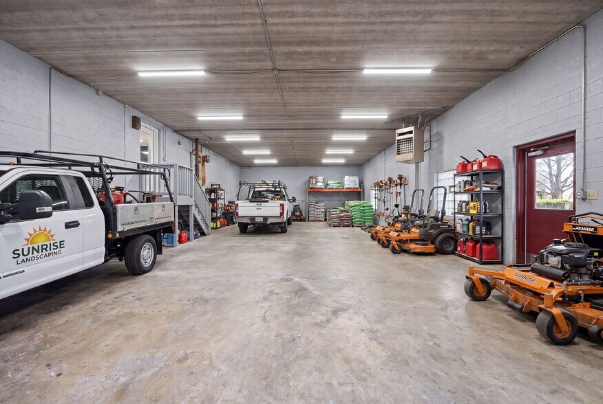 More Photos Of 12820 Main St, Lemont Showroom For Sale