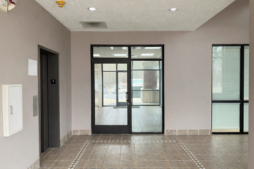 More Photos Of 37 Sandstone Cir, Jackson Medical For Lease