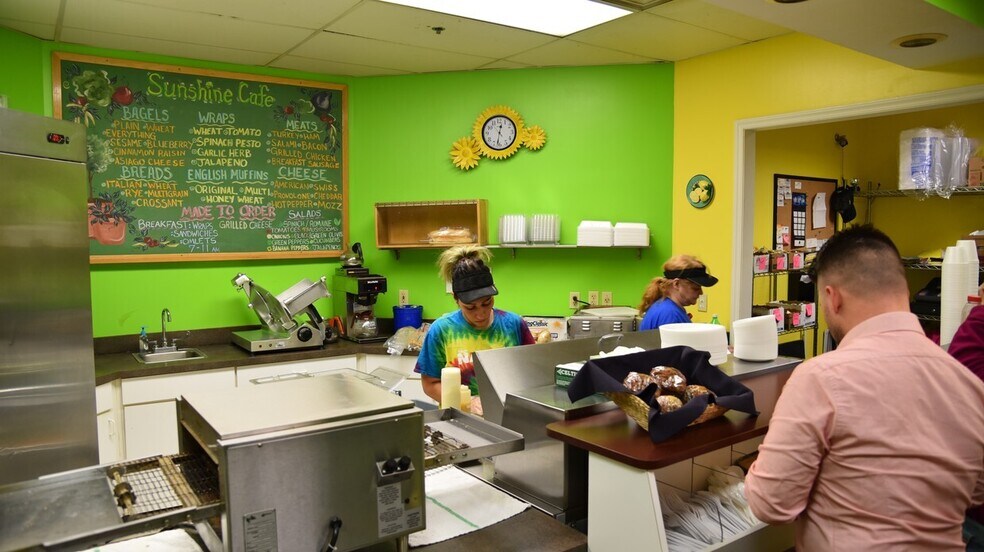 More Photos Of 100 Corporate Pky, Amherst Unknown For Lease