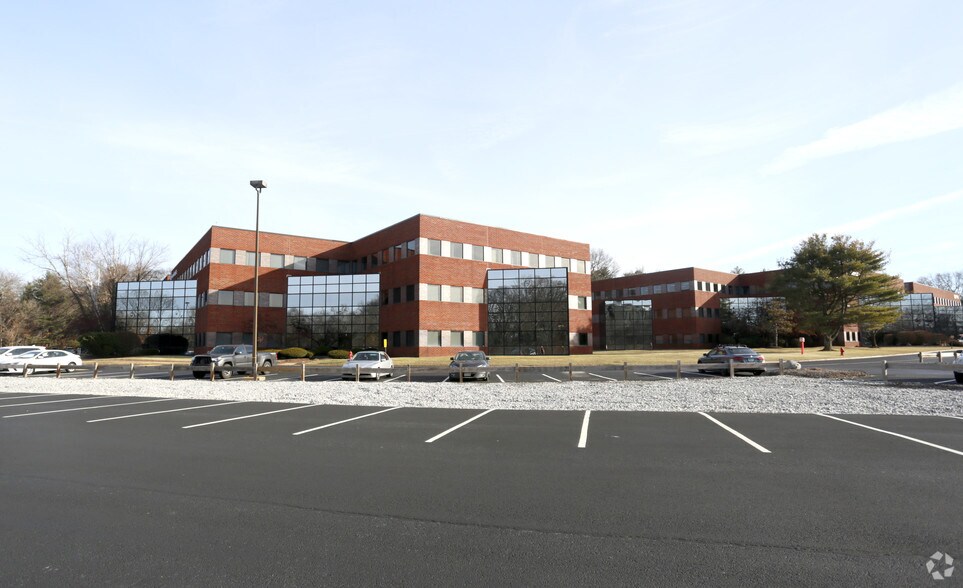 Primary Photo Of 2 Executive Dr, Chelmsford Office For Lease