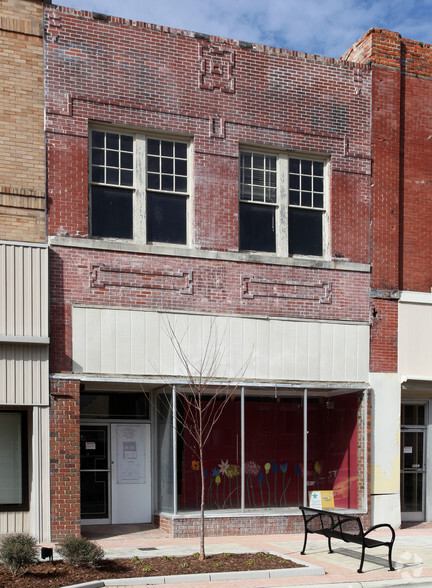 Primary Photo Of 156-158 SW Main St, Rocky Mount Storefront Retail Residential For Lease