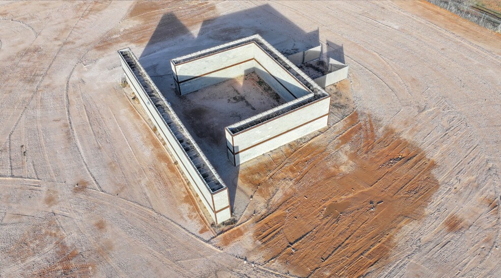 More Photos Of 11000 W County Road 72, Midland Distribution For Lease