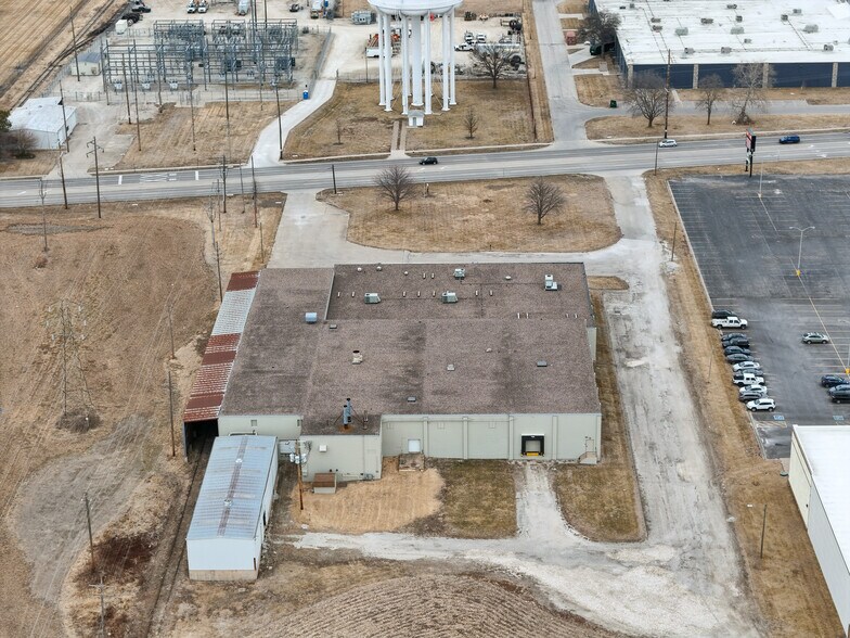 More Photos Of 3355 Agency St, Burlington Industrial For Lease