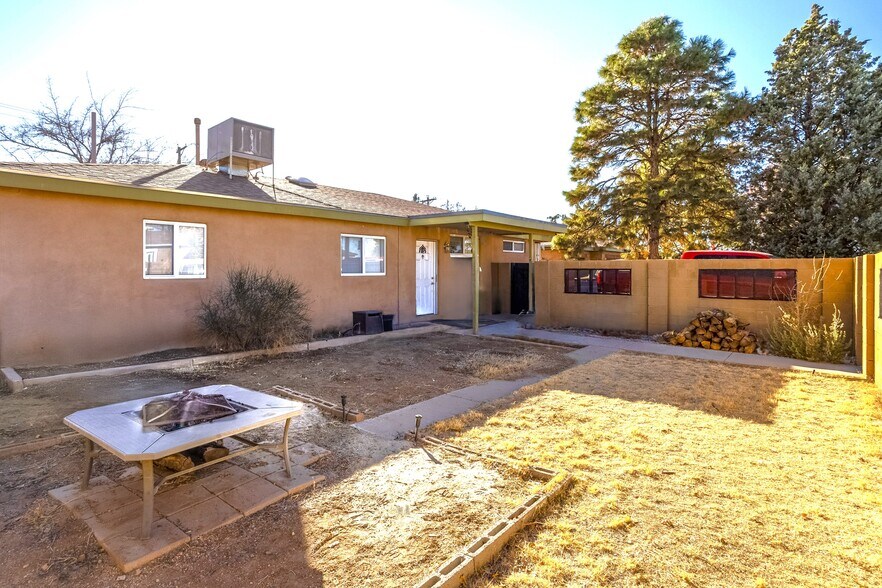 More Photos Of 9006 Woodland Ave NE, Albuquerque Specialty For Sale
