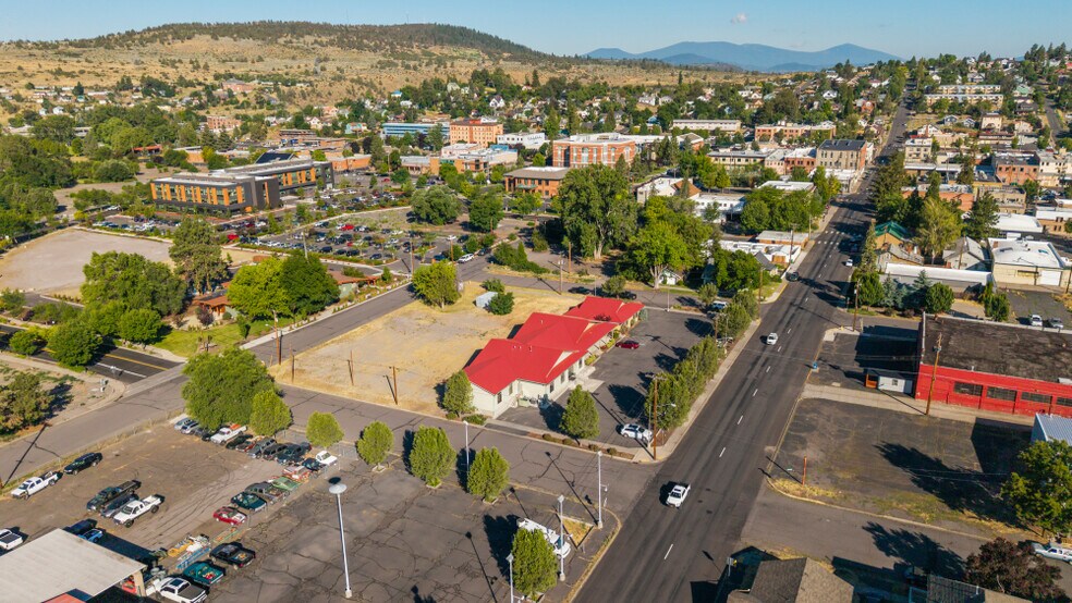 More Photos Of 422 S 5th St, Klamath Falls Office For Sale