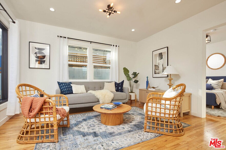 More Photos Of 2818 Abbot Kinney Blvd, Venice Apartments For Sale