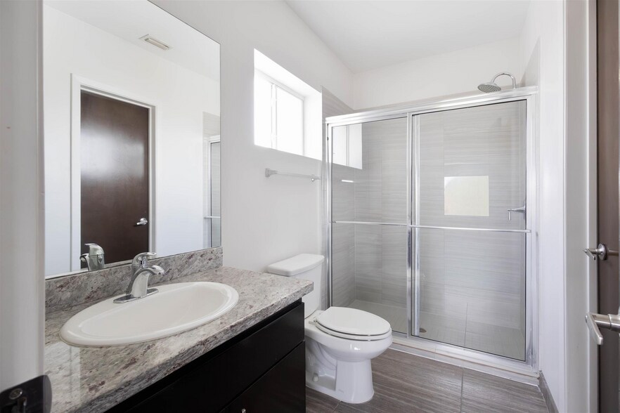 More Photos Of 502 Shiloh Dr, Laredo Apartments For Sale