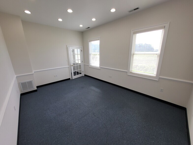 More Photos Of 8626 Brooks Dr, Easton Office For Lease