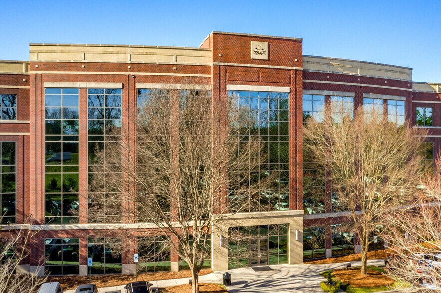 More Photos Of 13620 Reese Blvd E, Huntersville Medical For Lease