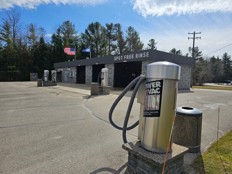 More Photos Of 83 W Fourth St, Suttons Bay Carwash For Sale