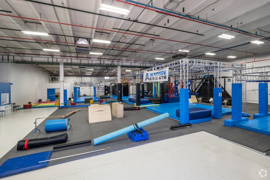 More Photos Of 750 Garden Of The Gods Rd, Colorado Springs Storefront For Lease