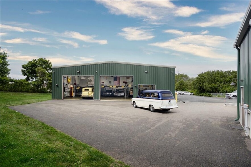 More Photos Of 1079 Aquidneck Ave, Middletown Industrial For Sale