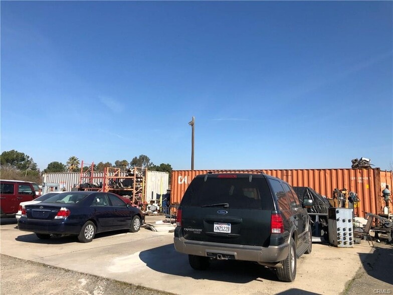 More Photos Of 29 E Cone Ave, Merced Office For Lease