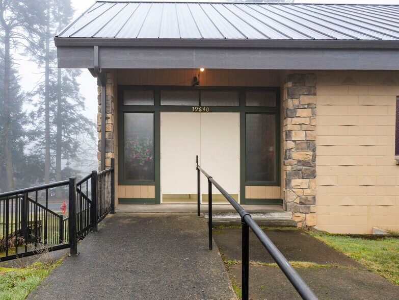 More Photos Of 39590 Pioneer blvd, Sandy Religious Facility For Sale