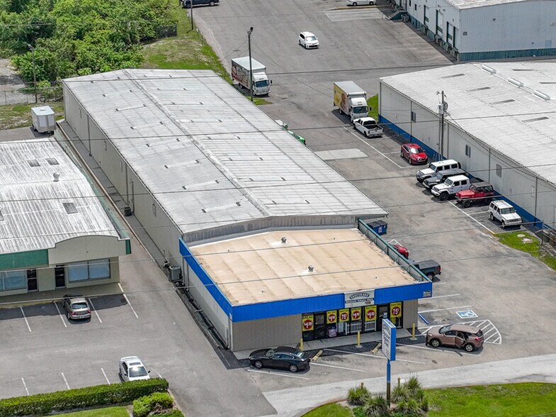 More Photos Of 2226 S Combee Rd, Lakeland Warehouse For Lease