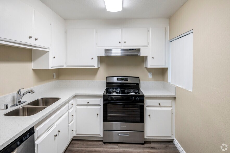More Photos Of 1001 N Harbor Blvd, La Habra Apartments For Sale