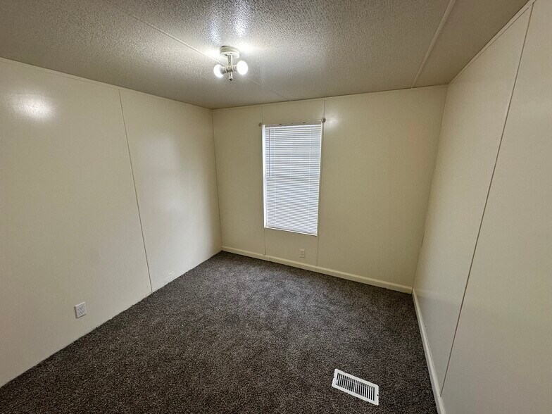 More Photos Of 711 Birch Ln, Billings Manufactured Housing Mobile Home Park For Sale