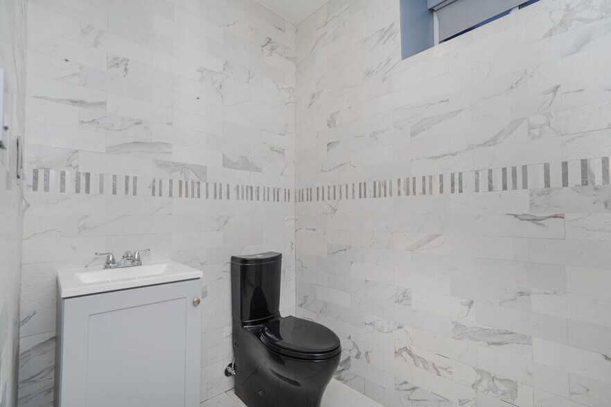 More Photos Of 1330-1332 Rockland Ave, Staten Island Medical For Lease