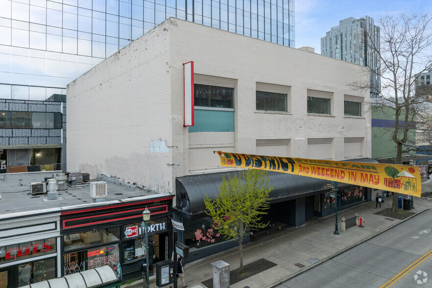 Primary Photo Of 4315 NE University Way, Seattle Storefront For Lease