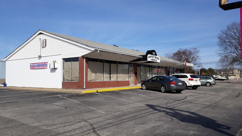 Primary Photo Of 997-1001 Sandy Ln, Warwick Storefront For Lease