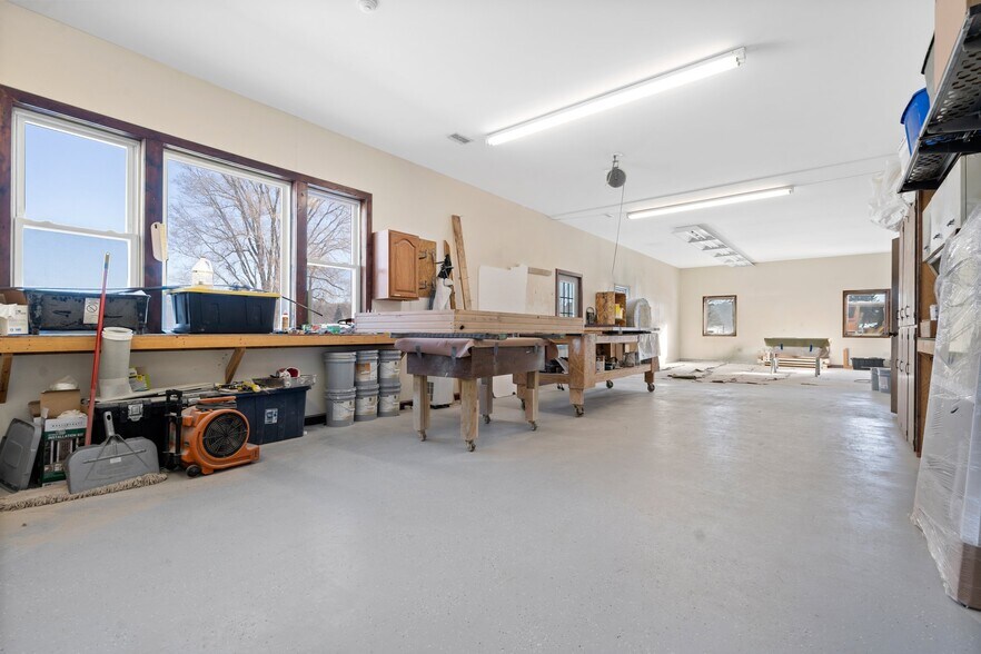 More Photos Of 110 N Bronson Ave, Big Rapids Office For Sale