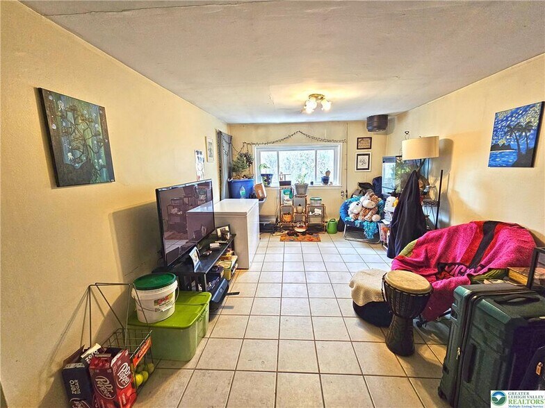 More Photos Of 1463 Limeport Pike, Coopersburg Restaurant For Sale