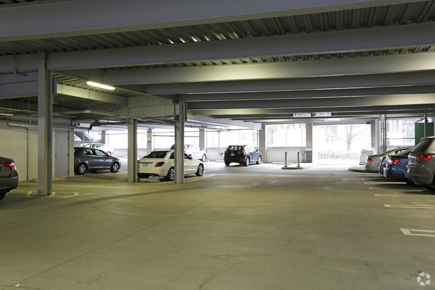 More Photos Of 121 S Highland Ave, Pittsburgh Apartments For Lease