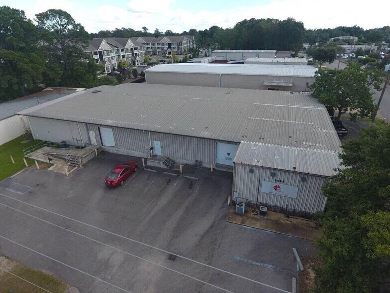 More Photos Of 3229 International Dr, Mobile Light Distribution For Lease