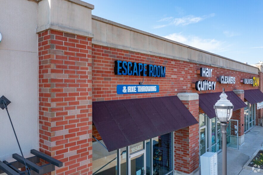 More Photos Of 16521-16615 W 159th St, Lockport Storefront For Lease