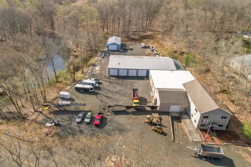 More Photos Of 8 Route 80, Killingworth Warehouse For Lease