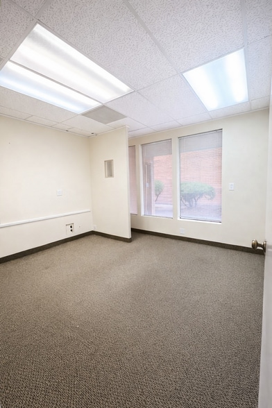 More Photos Of 916 SE 164th Ave, Vancouver Office For Lease