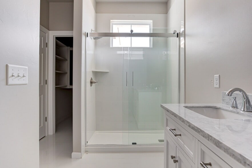 More Photos Of 12001 Rivers Trl, Oklahoma City Specialty For Sale