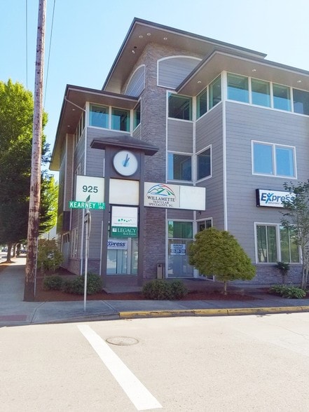 More Photos Of 925-935 Commercial St SE, Salem Medical For Lease
