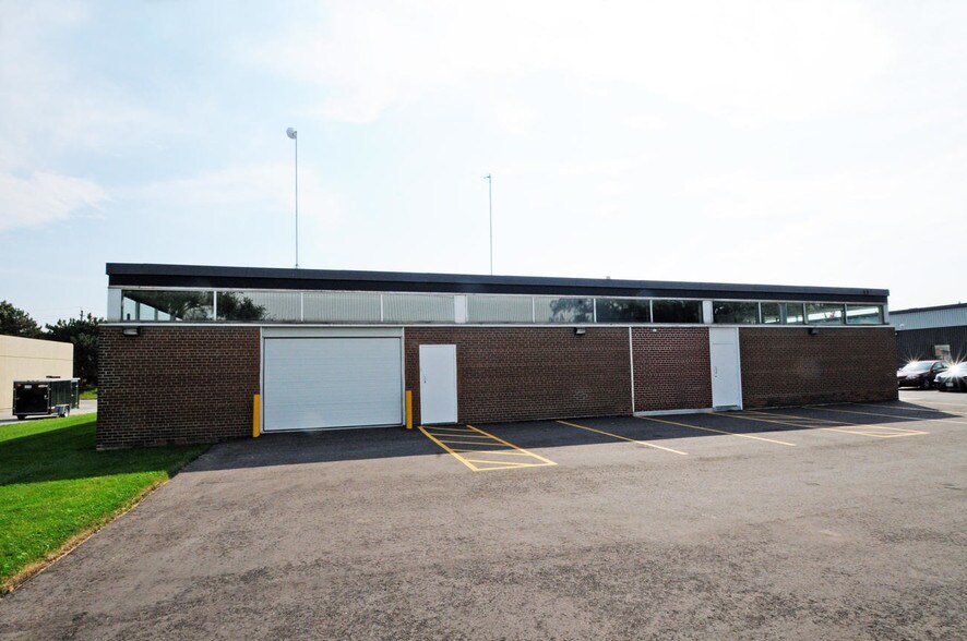 More Photos Of 64 Prince Andrew Pl, Toronto Warehouse For Lease