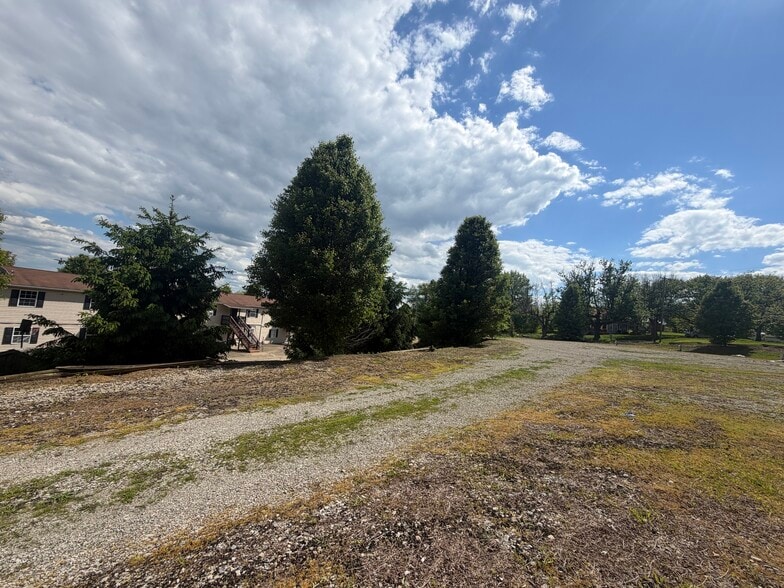 More Photos Of 962 Old Brick Rd, West Alexander Apartments For Sale