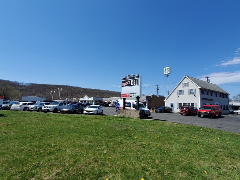 More Photos Of 1646-1654 Litchfield Tpke, Woodbridge Storefront For Lease