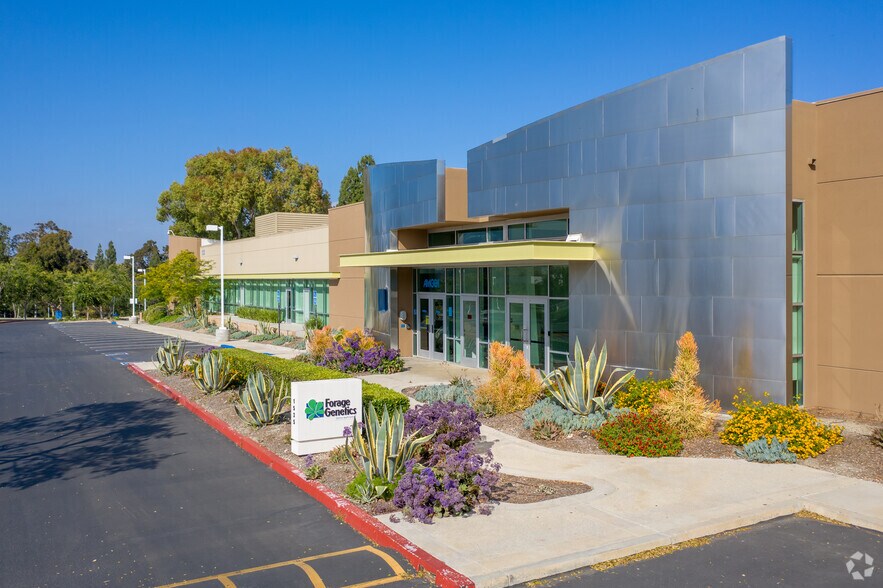 More Photos Of 1535 Rancho Conejo Blvd, Thousand Oaks Unknown For Lease