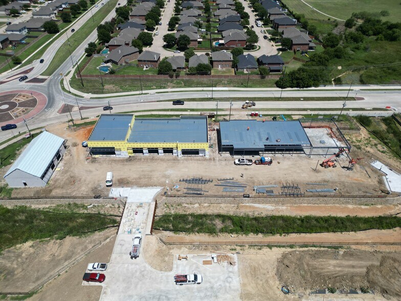 More Photos Of 9555 Harmon Rd, Fort Worth General Retail For Lease