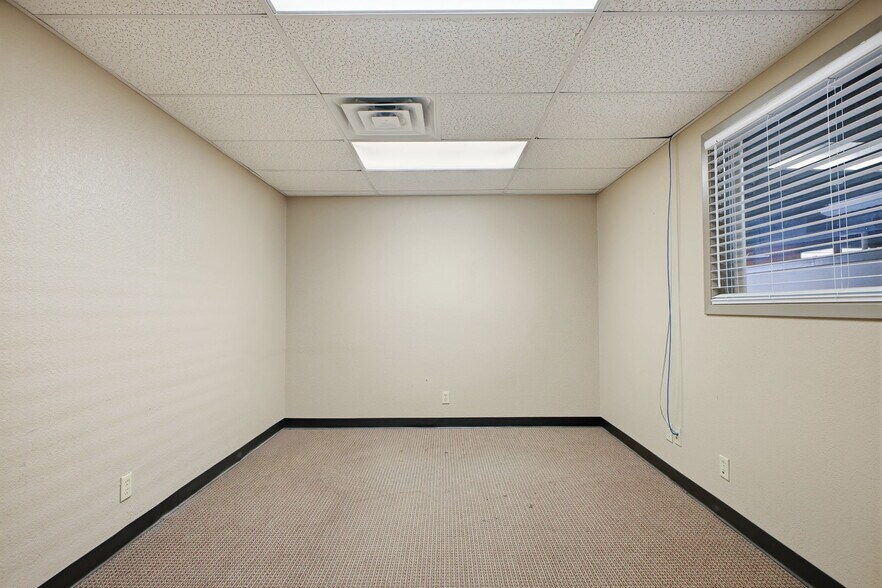 More Photos Of 2110 Mannix Dr, San Antonio Light Distribution For Lease