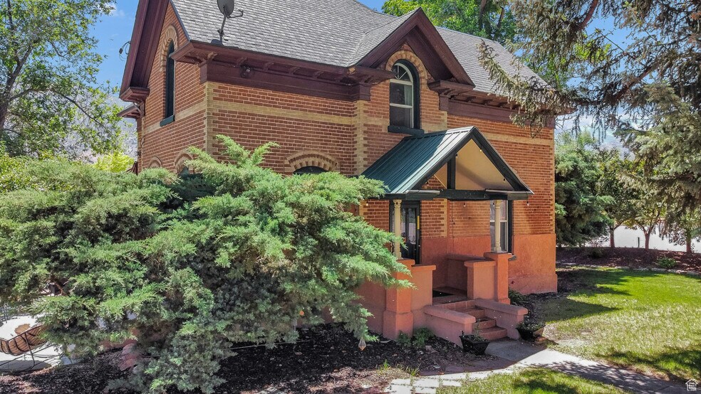 More Photos Of 310 N Main St, Monroe Hotel For Sale