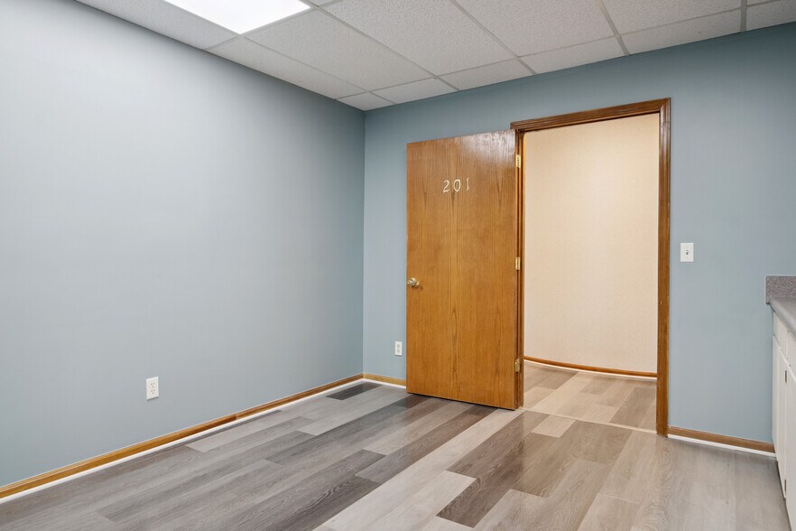 More Photos Of 1181 N Milford Rd, Milford Medical For Lease