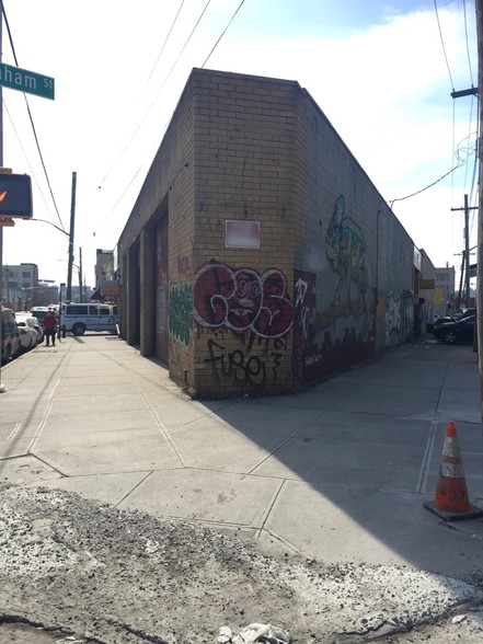 Primary Photo Of 1231 Flushing Ave, Brooklyn Warehouse For Lease