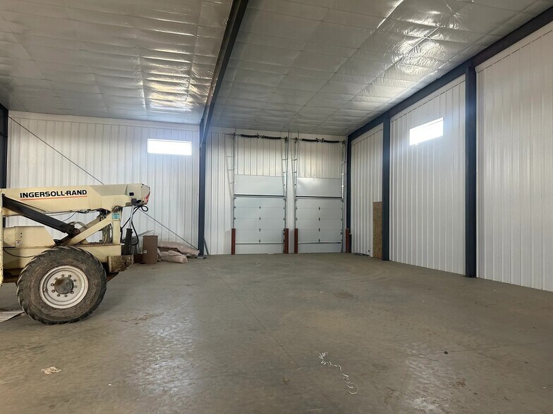 More Photos Of 1095 Ruud Trl, Hartford Industrial For Lease