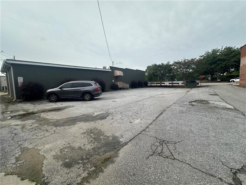 More Photos Of 113 E Windsor St, Westminster Storefront Retail Office For Sale