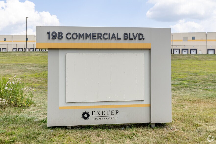 More Photos Of 198 Commercial Blvd, Blakeslee Warehouse For Lease