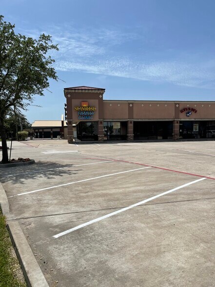 More Photos Of 6725 Atascocita Rd, Humble Unknown For Lease